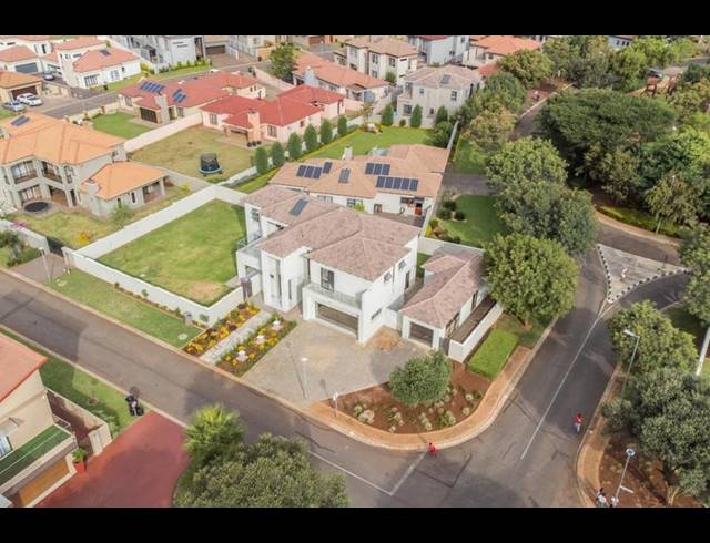 5 BEDROOM HOUSE FOR SALE IN MONAVONI